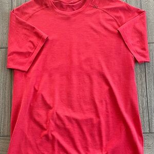 lululemon athletica Vibrant Red Short Sleeve Tee